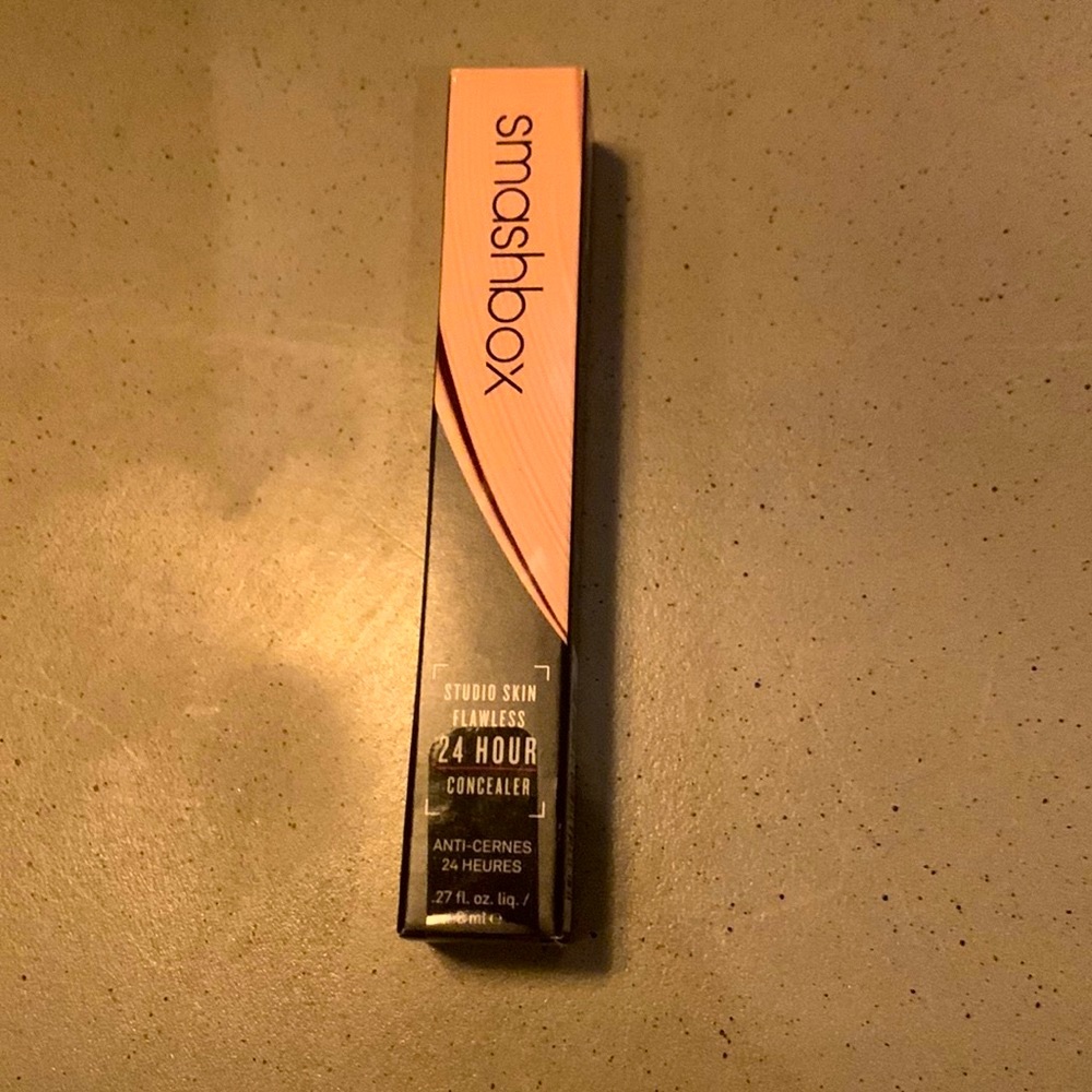 NIB brand new full size Smash box concealer 24hour light warm - Picture 1 of 1